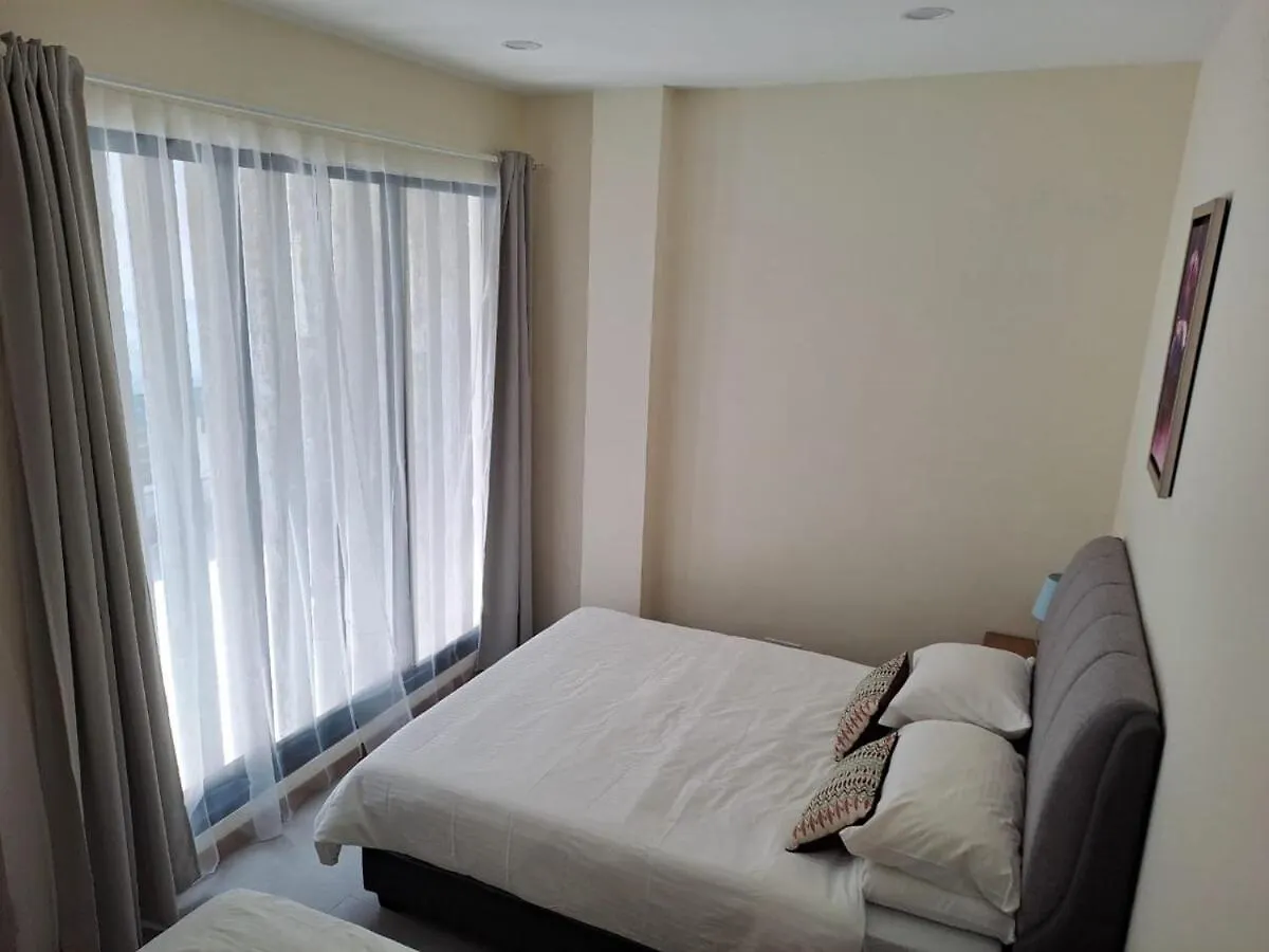 Georgetown Vintage Garden 5Pax 2Br Homestay 0*, ג'ורג' טאון מלזיה