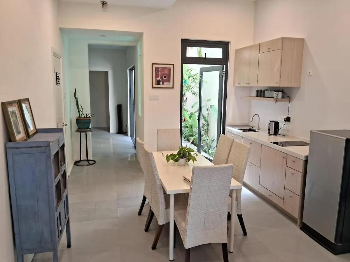Georgetown Vintage Garden 5Pax 2Br Homestay 0*, ג'ורג' טאון
